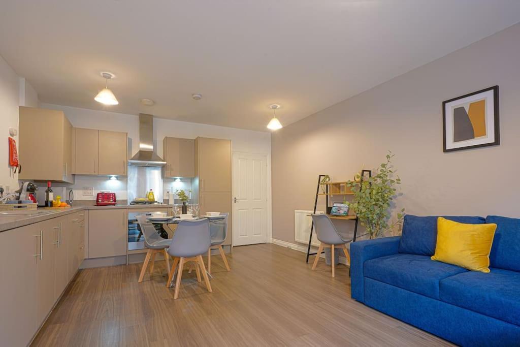 Luxury Campbell Park Apartments In Central Mk With Balcony, Free Parking & Smart Tv With Netflix By Yoko Property Milton Keynes Exteriör bild