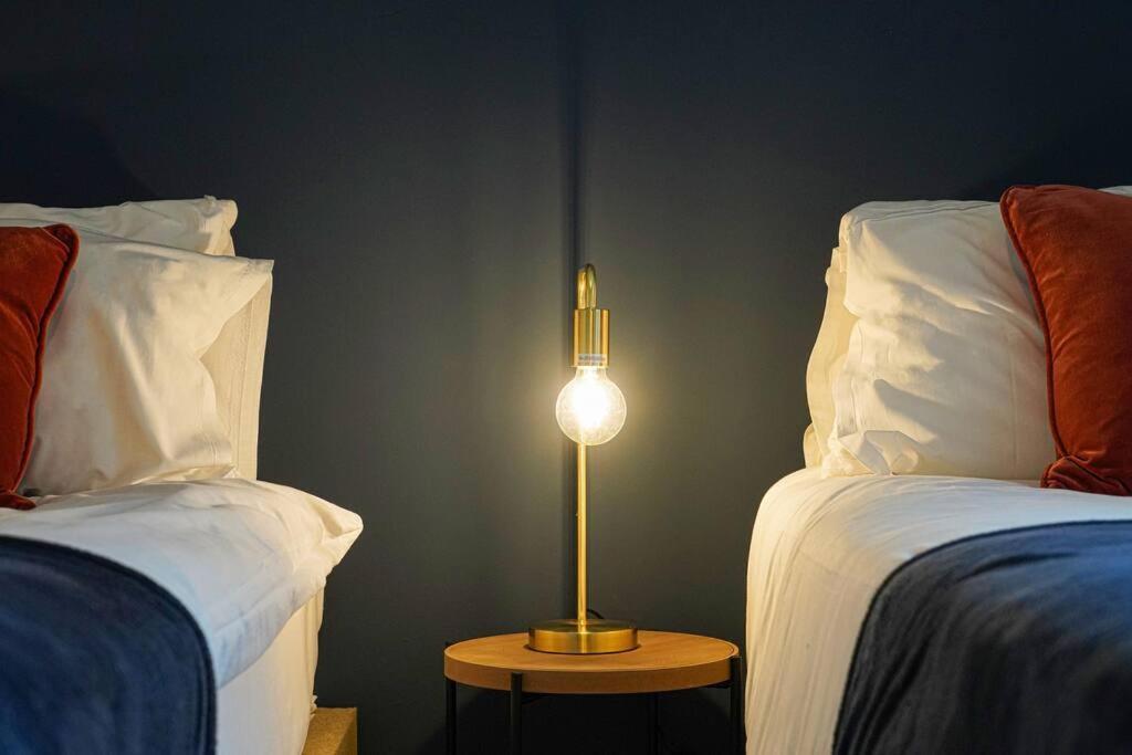 Luxury Campbell Park Apartments In Central Mk With Balcony, Free Parking & Smart Tv With Netflix By Yoko Property Milton Keynes Exteriör bild
