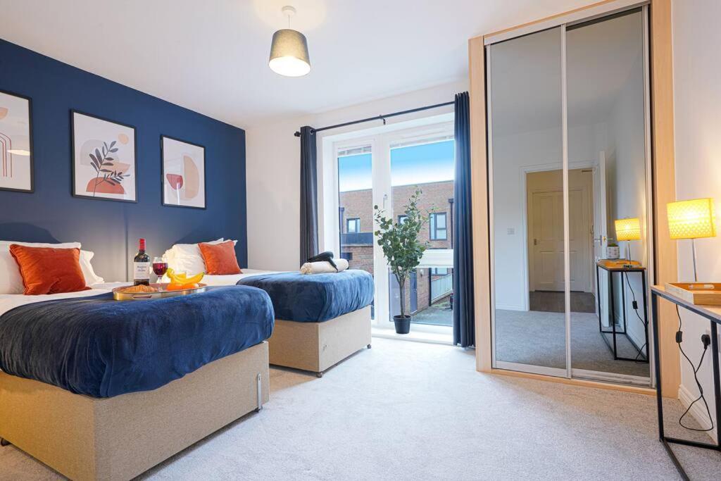Luxury Campbell Park Apartments In Central Mk With Balcony, Free Parking & Smart Tv With Netflix By Yoko Property Milton Keynes Exteriör bild