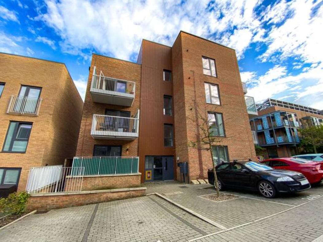 Luxury Campbell Park Apartments In Central Mk With Balcony, Free Parking & Smart Tv With Netflix By Yoko Property Milton Keynes Exteriör bild